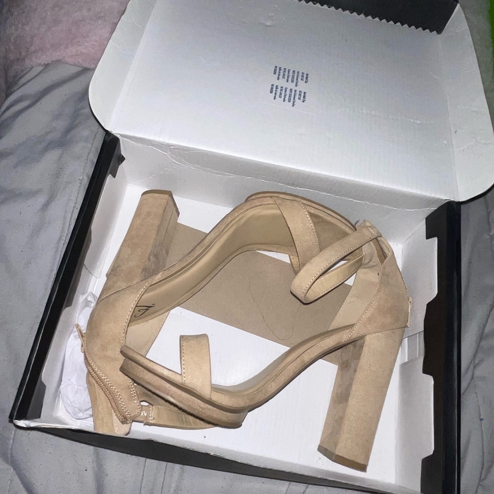 tan heels